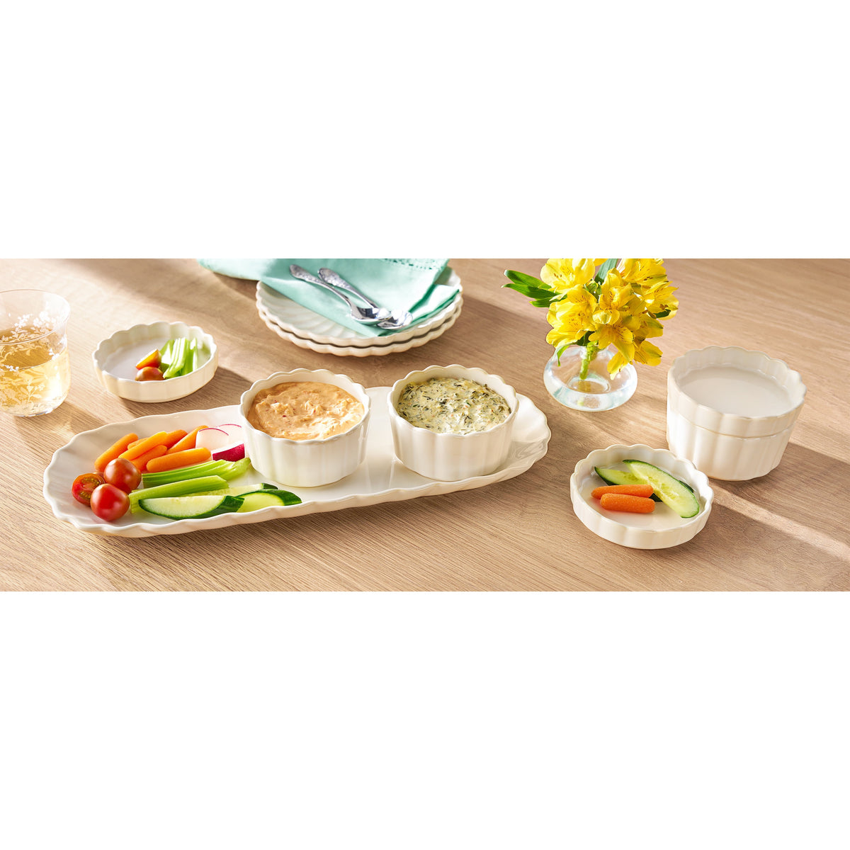 Pioneer Woman Cream Colette Tray with 3 Bowls with lids