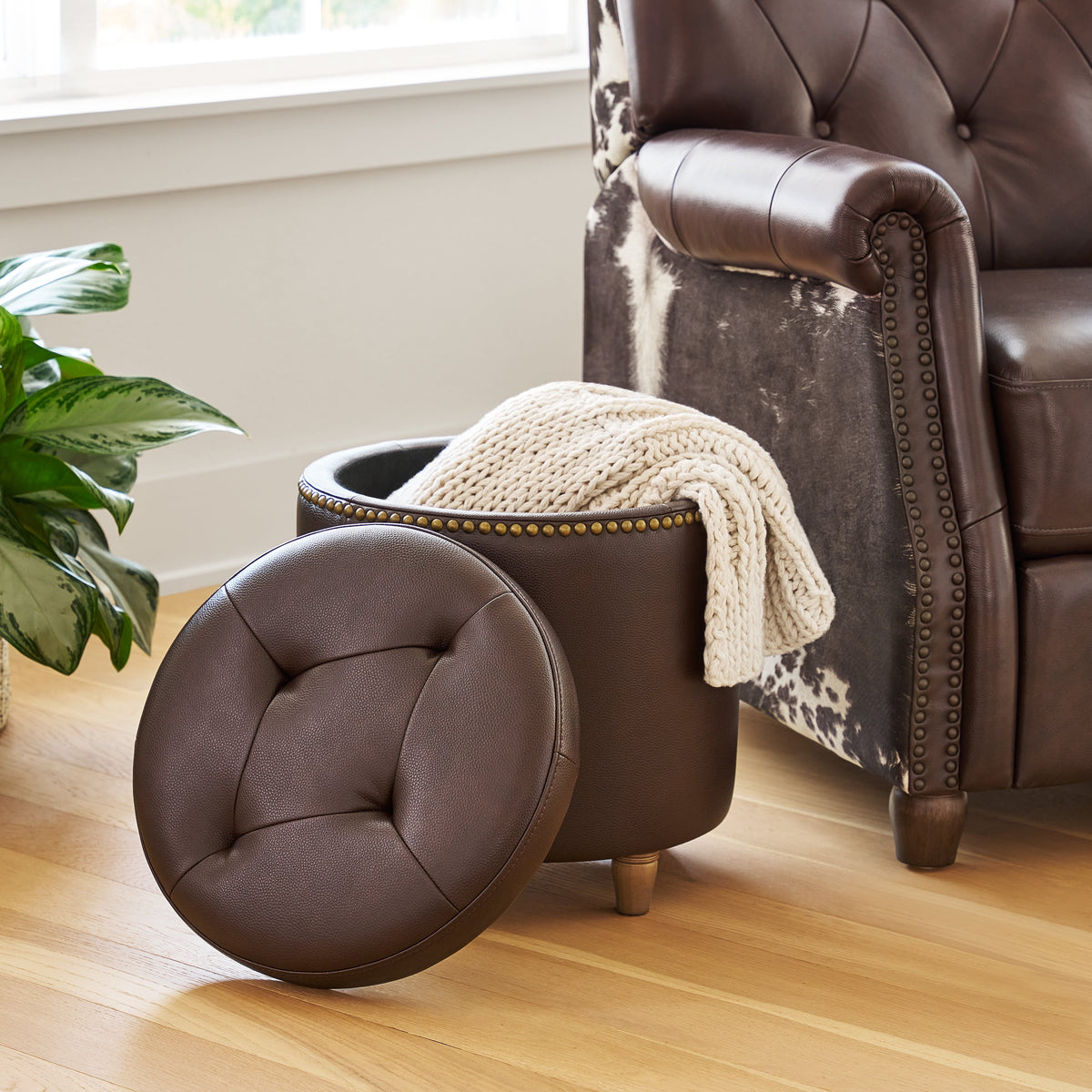 The Pioneer Woman Harper Round Velvet Storage Ottoman, Jade, 17.72 in - Classic Cottagecore Essential